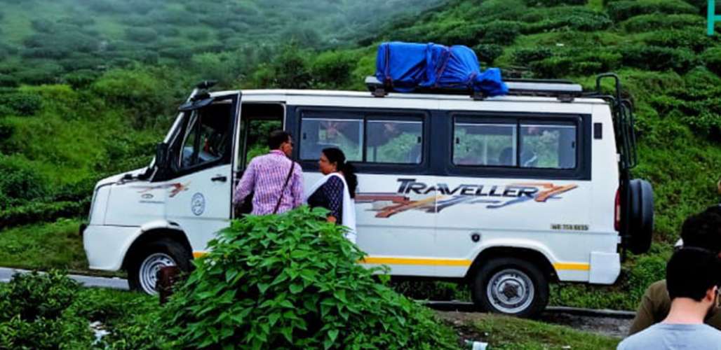 9 Seater Tempo Traveller